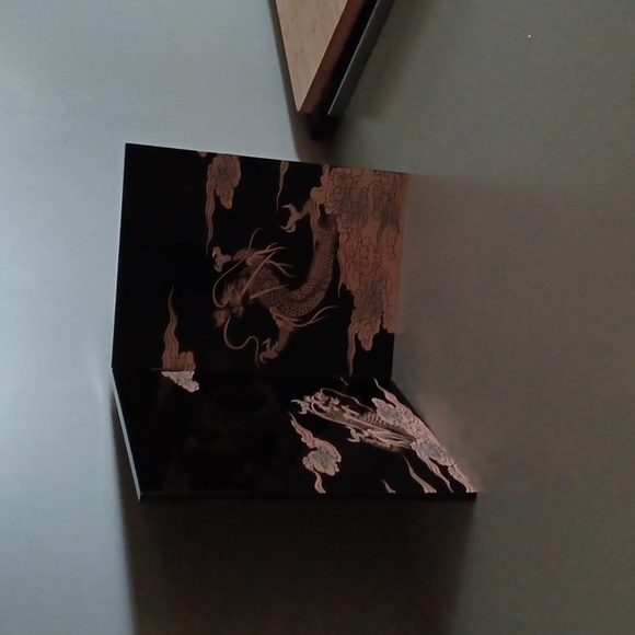 Japanese Lacquer Screen With Two Dragons, in Original Box - Picture 6 of 6